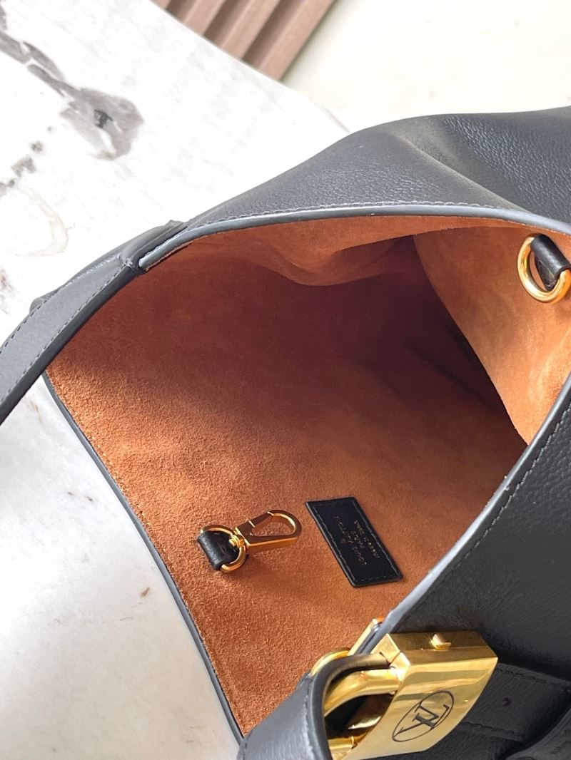 Louis Vuitton Hobo Bags